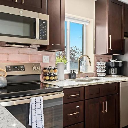 New! Modern Upper Flat Near Downtown Roseville Esterno foto
