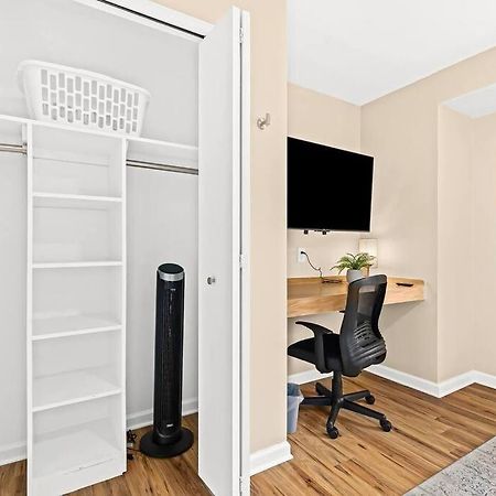 New! Modern Upper Flat Near Downtown Roseville Esterno foto